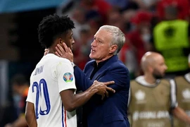 Sao Pháp chỉ trích gay gắt HLV Deschamps