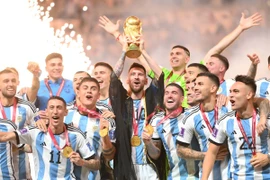 Ronaldo hết lời ca ngợi Messi