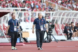 Ông Park lại khẩu chiến với ông Shin