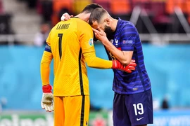 Đội trưởng Pháp làm sáng tỏ âm mưu ngăn Benzema lên tuyển