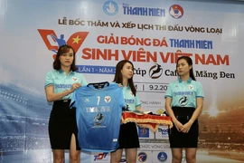 Chơi đẹp ở giải bóng đá sinh viên