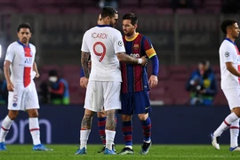 Messi sẵn sàng giảm lương để trở về Barca