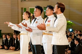 Kỷ lục 2.000 người hát ‘Tự hào Campuchia’ khai mạc SEA Games