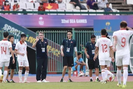 Khi HLV Troussier so sánh U-22 Việt Nam với thời của ông Park…