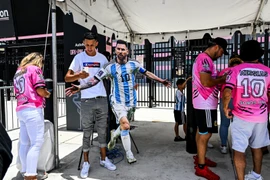 Áo đấu của Messi bị cấm bán và những trục trặc ban đầu ở Miami