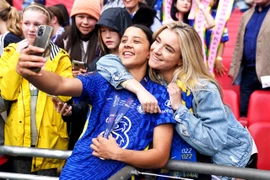 ‘Hot girl’ Sam Kerr trở lại, Úc hứa đánh bại Pháp