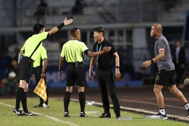 HLV Shin Tae-yong giận dữ đổ lỗi cho trọng tài ở trận thua U-23 Việt Nam