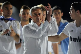 Mourinho gây sốc khi trở lại Real Madrid