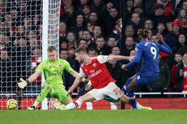 HLV Arteta và người gác đền Arsenal bị chỉ trích 