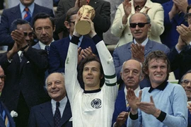 Cả nước Đức bàng hoàng và tiếc thương Hoàng đế Beckenbauer