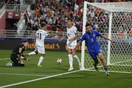 Thái Lan xuất sắc đánh bại đối thủ vừa thắng Việt Nam ở Asian Cup
