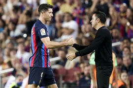HLV Xavi rời đi, Lewandowski và Cancelo bật khóc, Barca đã tìm ra người thay thế