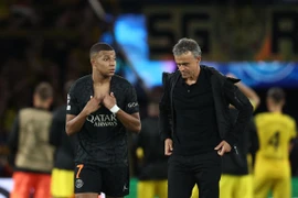 HLV Enrique tiết lộ cuộc sống của PSG không có Mbappe
