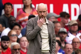 HLV Ten Hag đáp trả gay gắt về việc cầu thủ Man United 'trốn' ra sân