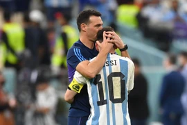 HLV Scaloni ở lại Argentina vì muốn vô địch với Messi