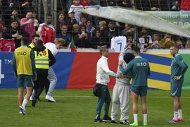 Náo loạn vì Ronaldo, tuyển Bồ Đào Nha nằm kèo trên Cộng hòa Czech