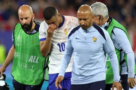 ‘Mbappe bị gãy mũi không phải là ngày tận thế’