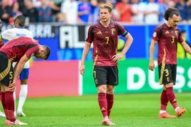 Đội trưởng Bruyne đau khổ giải nghệ sau trận thua Pháp tức tưởi