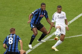 Mbappe tái xuất, đương kim vô địch Real Madrid ‘làm gỏi’ Stuttgart 