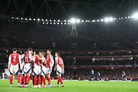 Arsenal vùi dập PSG và những kỷ niệm đẹp của HLV Mikel Arteta