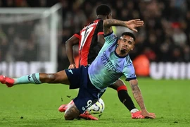 Cầu thủ Arsenal bị chỉ trích sau trận thua đau