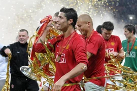 Arsenal và nhiệm vụ lật ngược thế cờ: Học hỏi CLB Man United