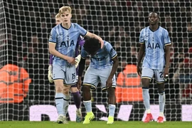 Tottenham và HLV Ange Postecoglou đang bị tổn thương