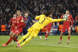 Khủng khiếp người hùng Alisson 10 lần cứu thua cho Liverpool