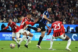 Inter Milan đại bại ở Cúp quốc gia Ý, khó thở tại Champions League và Serie A
