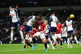 Man United và Tottenham, một lên thiên đường, một xuống địa ngục