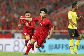 HLV Kim Sang-sik thiệt thòi vì khuyết Công Phượng