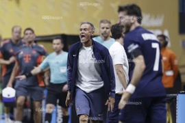 HLV Luis Enrique nói gì sau khi đánh cầu thủ Chelsea?