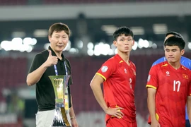 Báo Hàn Quốc lên tiếng về chiến công của HLV Kim Sang-sik