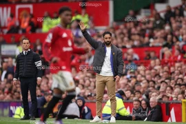 Xavi hào hứng thay thế HLV Ruben Amorim tại Man United