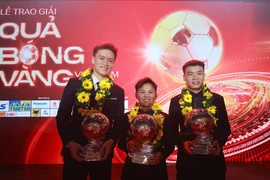 Hoàng Đức 'tái chiếm' Quả bóng vàng và những nữ 'quái kiệt'