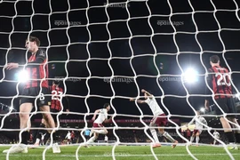 Rice bùng nổ, Arsenal làm mưa làm gió ở Ngoại hạng Anh