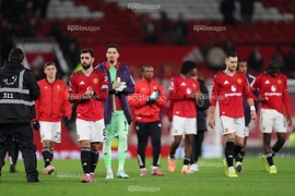 Ngã đau tại Old Trafford, Man United đi vào cửa tử