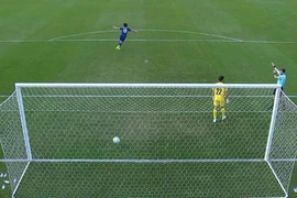 Thủ môn Jordan “biếu” bàn khó tin, U-23 Nhật Bản nghẹt thở vào bán kết