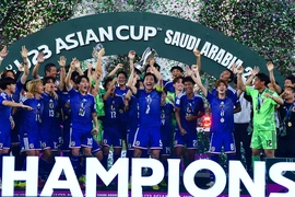 Nhật Bản vô địch kiểu lạnh gáy: U-21 và sinh viên vẫn mang cúp về nhà