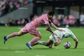 Messi ráo riết săn đuổi kỷ lục của Ronaldo