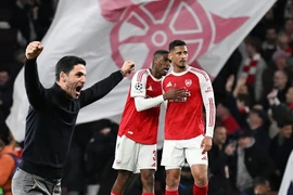 Trận chiến sinh tử cho lần đầu tiên của Atletico hoặc Arsenal