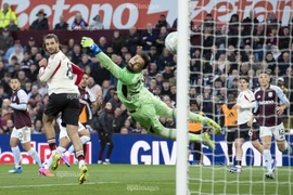 Liverpool sụp đổ trước cửa thiên đường
