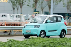 Chiếc xe điện hơn 130 triệu đồng với màu sắc hấp dẫn vừa được ra mắt