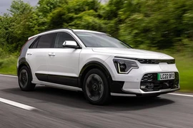 Kia Niro EV 2022 đa dụng có giá hơn 1 tỉ đồng