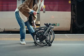 Xe đạp điện gấp gọn đi muôn nơi có giá 102 triệu đồng