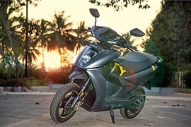 Lộ diện xe tay ga điện Ather 450X e-scooter chưa tới 50 triệu đồng