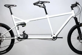 Xe đạp đôi tùy chỉnh ấn tượng với giá gần 194 triệu đồng
