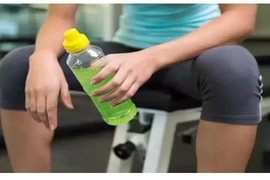 Uống nước tăng lực quá nhiều liệu có an toàn cho sức khỏe hay không?