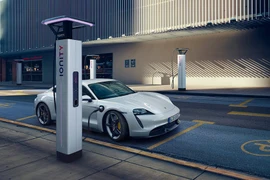 Xe điện của Porsche sẽ có phạm vi gần 1.300 km và thời gian sạc lại trong 15 phút