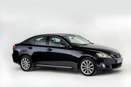 Top 4 ô tô hạng sang đã qua sử dụng dưới 240 triệu đồng